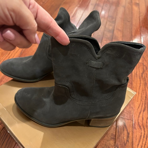 NWT Franco Sarto Mission Suede Ankle Boots Gray-ish brown Size 9 1/2 - Picture 7 of 12